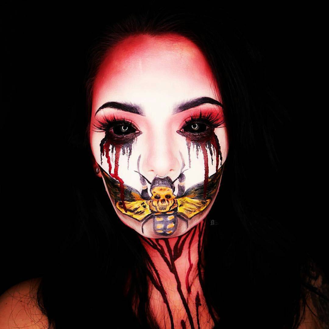 Black Sclera (22mm Full Eye Covered) Halloween Contact Lenses - Image 2