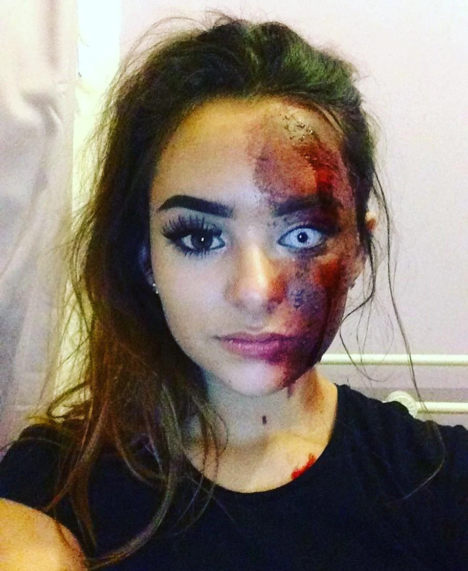 Bloodshot Drops Halloween Contact Lenses - Image 2