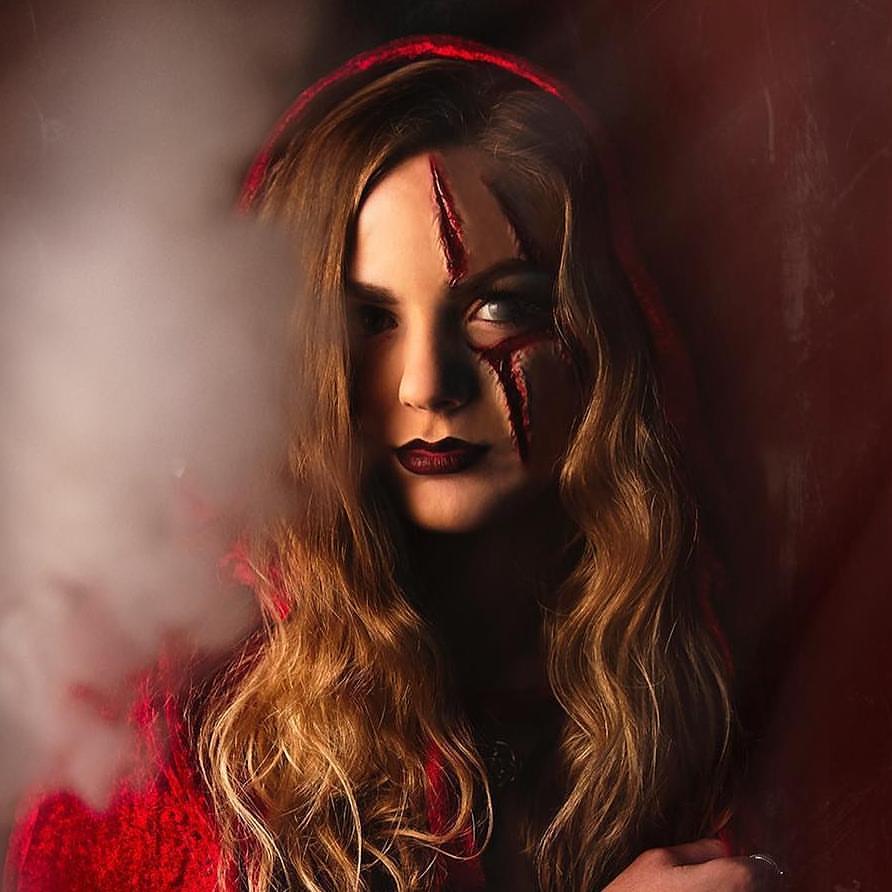Grey Blind Halloween Contact Lenses - Image 2