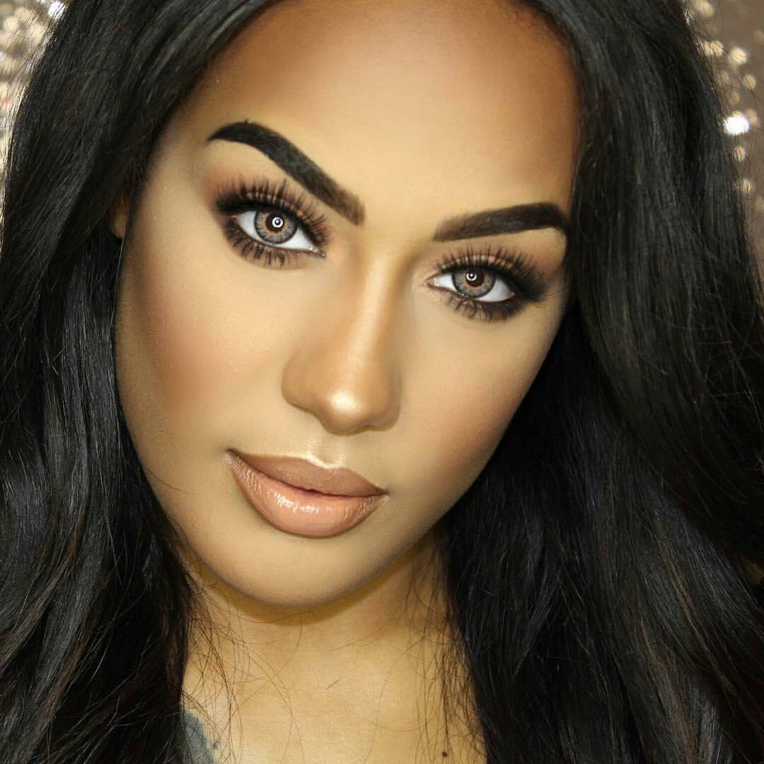 Sky Grey Natural Coloured Contact Lenses - Image 2