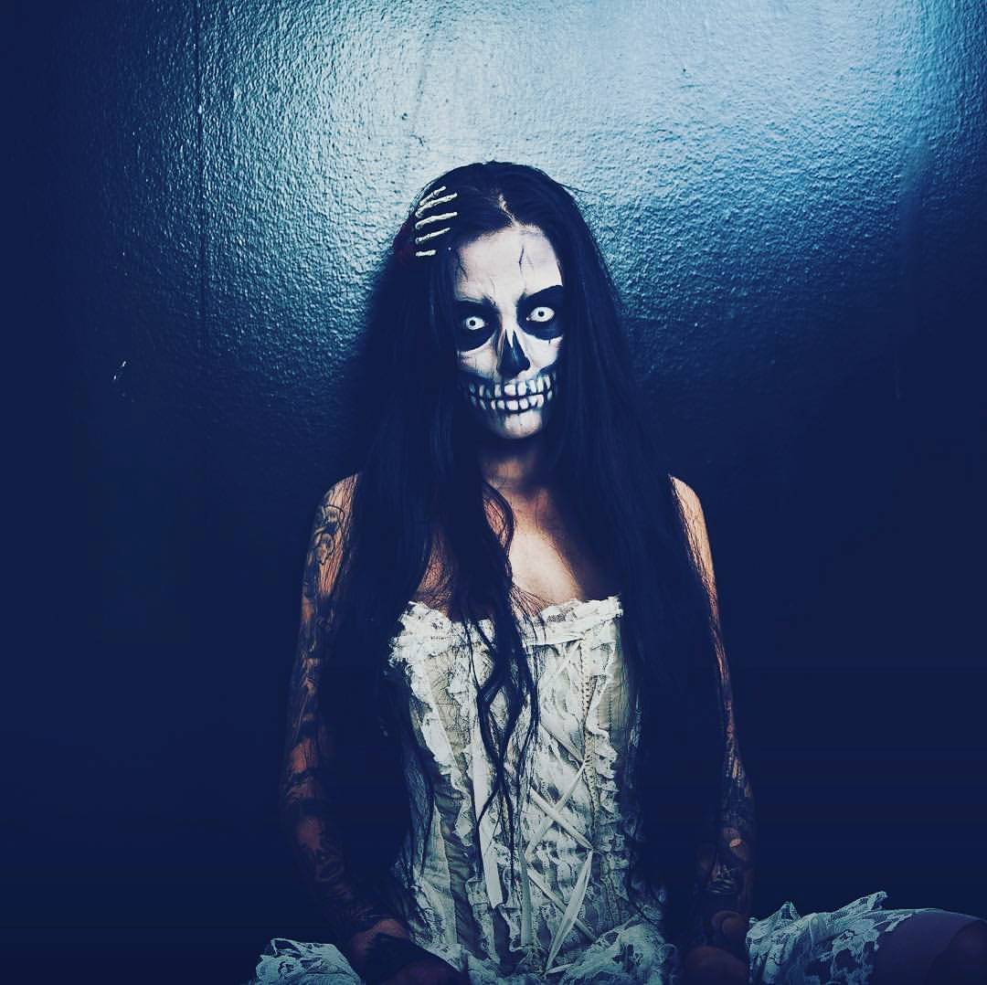 White Out Halloween Contact Lenses - Image 2