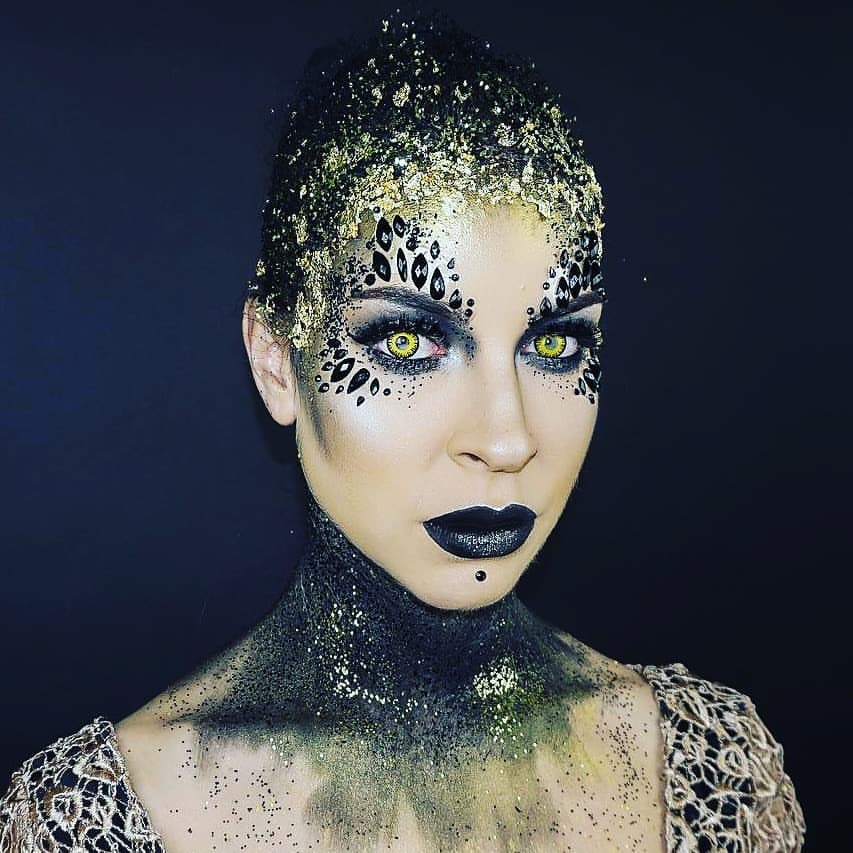 Wolf Halloween Contact Lenses - Image 2